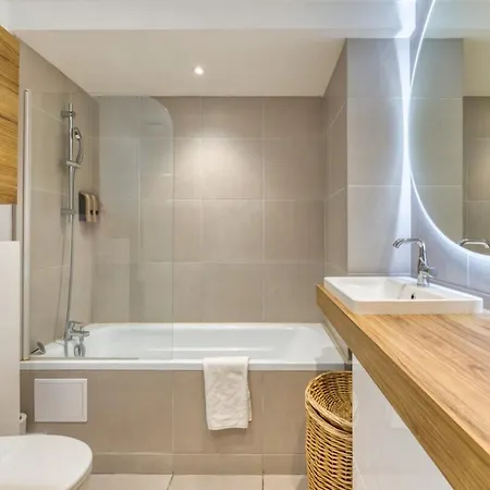 Laxelle A Stylish F4 In The Heart Of Rouen! *